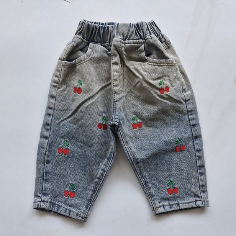 شلوار جین نقلی مام استایل گیلاس