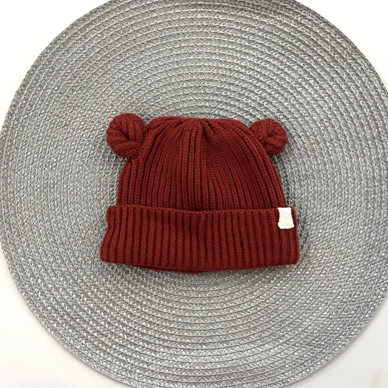 کلاه بافت گوشدار عنابی