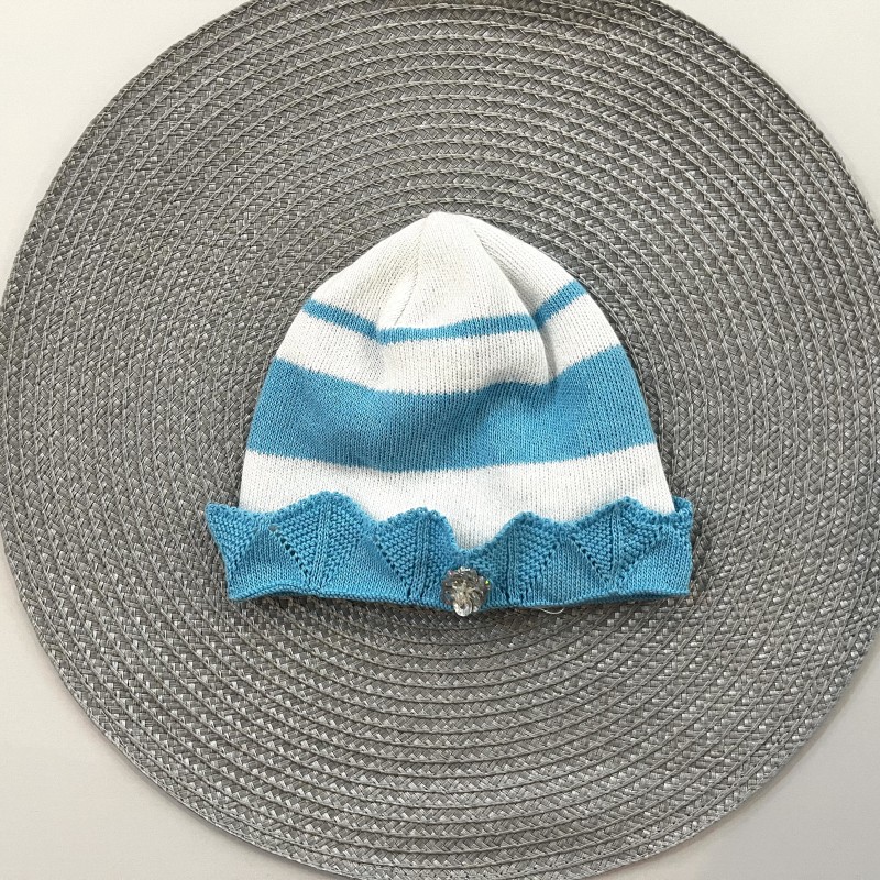 کلاه بافت آبی راه راه
