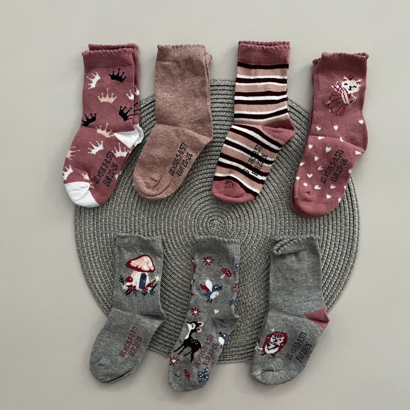 جوراب وارداتی کد 4 kids