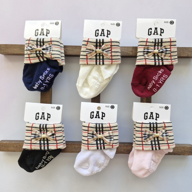 جوراب استپ دار لبه طرحدار پاپیونی گپ