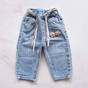 شلوار جین روشن مام استایل بابونه پرنیان