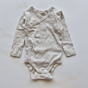 بادی آستین بلند جلودکمه کرمی لوپیلو