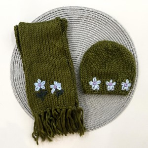 ست کلاه شال سبز گلدار