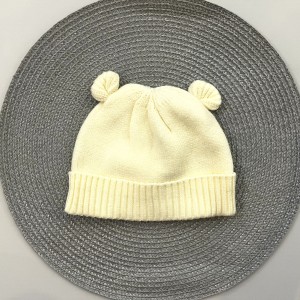 کلاه بافت دو گوش شیری