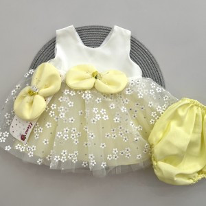 پیراهن عروس و تل زرد