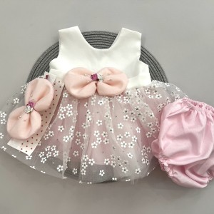 پیراهن عروس و تل صورتی