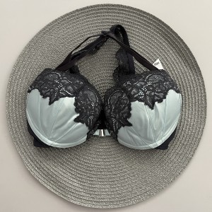 سوتین اسفنجی جلوبازشو وارداتی