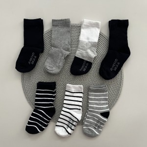 جوراب وارداتی کد 1 kids