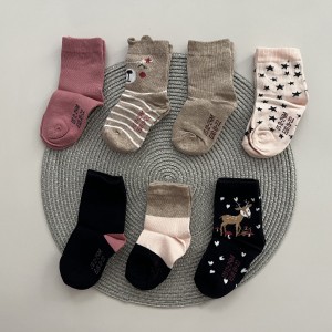 جوراب وارداتی کد 3 kids