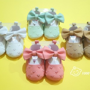 پاپوش دخترانه چرم طرح قلب کوکالو 016