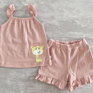 تاپ و شلوارک زرافه گلدوزی کالباسی وچیون