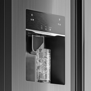 یخچال فریزر ساید بای ساید 32 فوت جی پلاس مدل GSS-P7636W/S، دارای آبسردکن و یخساز اتوماتیک، با ارتفاع 177، پهنای 90.5 و عمق 67 سانتی متر، میزان مصرف انرژی A+، دارای 4 طبقه در یخچال و 4 طبقه در فریزر، دارای سیستم نوفراست