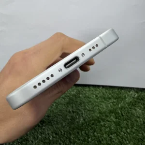 گوشی موبایل اپل iPhone 16 رنگ سفید حافظه ۱۲۸ گیگ  باطری 100 سایکسل 42 باکد - کارکرده