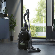 جاروبرقی آ ا گ مدل VX9-4-OKO