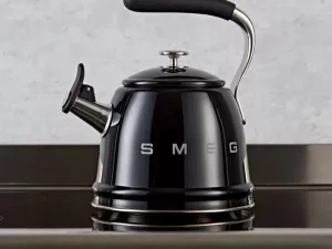 کتری روگازی اسمگ مدل SMEG CKLW2001BL