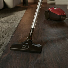 جاروبرقی آ ا گ مدل VX82-1-2CR