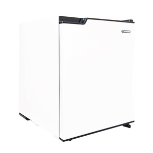 یخچال 3 فوت ایستکول مدل 2403، با ارتفاع 59، عمق 53 و پهنای 45 سانتی‌ متر، میزان مصرف انرژی A+، دارای 2 طبقه، دارای سیستم دیفراست