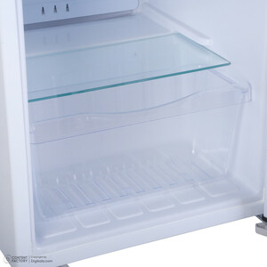 یخچال 3 فوت ایستکول مدل 2403، با ارتفاع 59، عمق 53 و پهنای 45 سانتی‌ متر، میزان مصرف انرژی A+، دارای 2 طبقه، دارای سیستم دیفراست