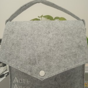 پک  کامل مکمل گیاهی ضد ریزش مو  به همراه سرم سلول های بنیادی ضد ریزش مو  همراه کیف مربوطه