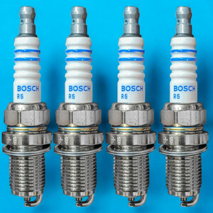 شمع خودرو بوش مدل تک پلاتین - Germany پایه کوتاه مناسب برای رنو ال ۹۰ و ساندرو بسته ۴ عددی