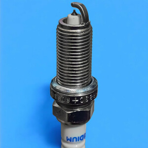 شمع تقویتی خودرو بوش مدل سوزنی ایریدیوم کد Russia+42 پایه بلند مناسب برای پژو 206 تیپ 5 و 207 بسته 4 عددی