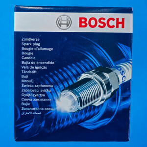شمع خودرو بوش مدل تک پلاتین - Germany پایه کوتاه مناسب برای رنو ال ۹۰ و ساندرو بسته ۴ عددی