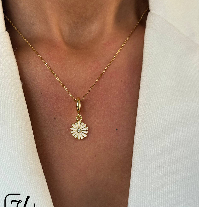 گردنبند طرح گل بابونه