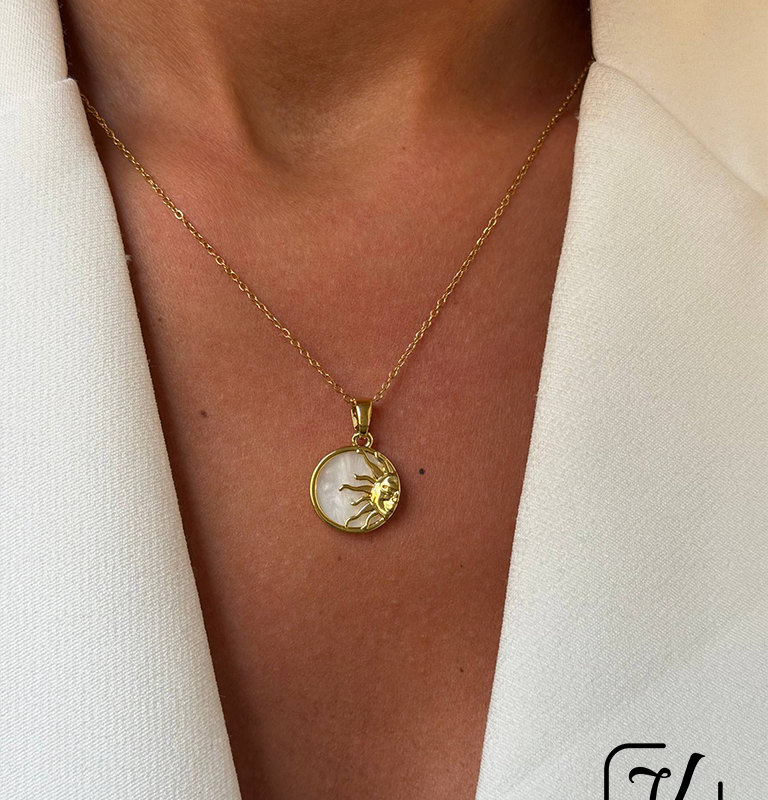 گردنبند  طرح خورشید