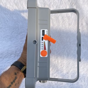 پرژکتور شارژی سولاری 200 وات SOLAR LED LIGHT پاوربانک دار  4 باطری