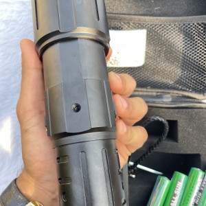 چراغ‌دستی پلیسی شارژی حرفه‌ای Small Sun ZY‑T295 NB | ضدآب، زوم‌دار، نور بسیار قوی با کیف حمل