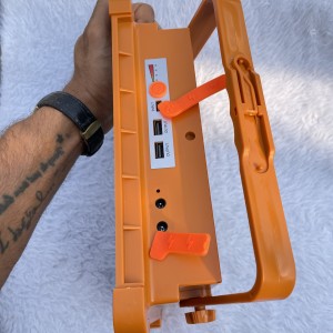 پرژکتور خورشیدی شارژی ۵۰۰ وات مدل Solar Light با نور LED قوی 