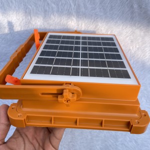 پرژکتور خورشیدی شارژی ۵۰۰ وات مدل Solar Light با نور LED قوی 