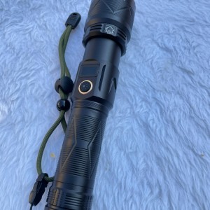 چراغ دستی شارژی RUILANG مدل XA‑B601 ضدآب با باتری قدرتمند ۸۸۰۰ میلی‌آمپر