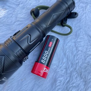 چراغ دستی شارژی RUILANG مدل XA‑B601 ضدآب با باتری قدرتمند ۸۸۰۰ میلی‌آمپر