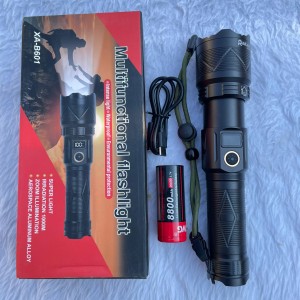 چراغ دستی شارژی RUILANG مدل XA‑B601 ضدآب با باتری قدرتمند ۸۸۰۰ میلی‌آمپر