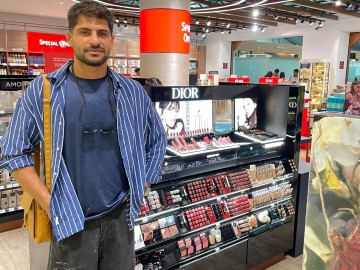 شما از من خرید میکنید.