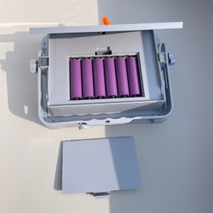 روژکتور خورشیدی 300 وات مدل کتابی NB | نور قوی و شارژ خورشیدی