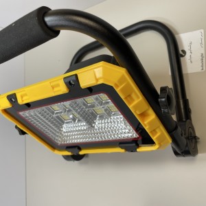 پرژکتور شارژی ۵۰۰ وات JGXL | باتری دریلی ۲۱ ولت | پایه فلزی تاشو و نور فوق‌قوی LED