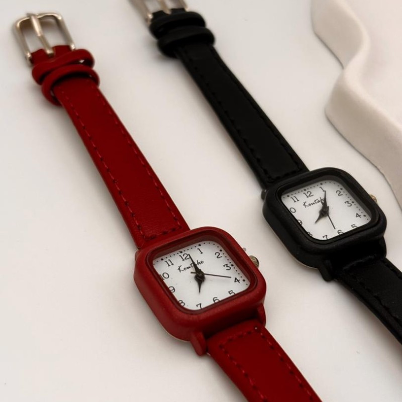 ساعت مچی بند چرمی رومانی