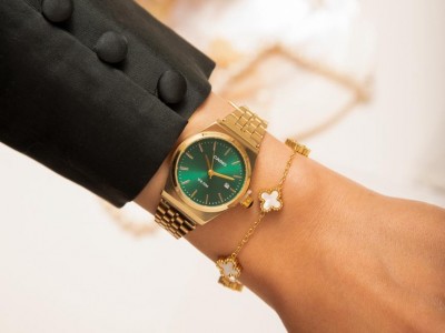 راهنمای انتخاب ساعت فلزی مناسب استایل شما از برند Liva