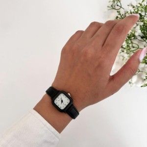 ساعت مچی بند چرمی رومانی