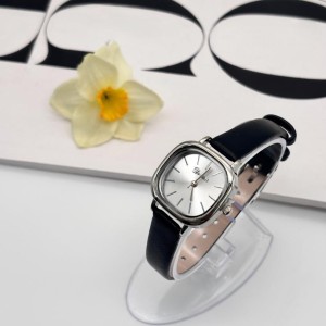 ساعت مچی بند چرمی کارن