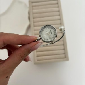 ساعت بنگل فنسی