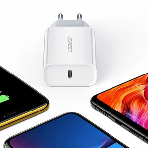 شارژر یوگرین 50698 با طراحی شیک