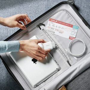 شارژر یوگرین 50698 درچمدان