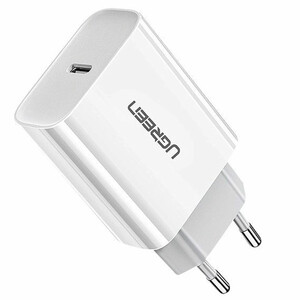 نمای نزدیک پورت USB-C شارژر یوگرین 50698