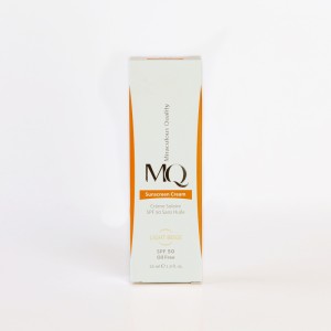 کرم ضدآفتاب رنگی MQ SPF50 فاقد چربی (Oil Free) با رنگ Light Beige