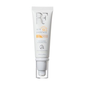 ضدآفتاب رنگی سان دیفنس رویال فم SPF 50 نچرال بژ مناسب پوست چرب و مختلط، ۵۰ میلی‌لیتر  Royale Femme Sun Defence SPF 50 Fusion Water Natural Beige, 50 mL
