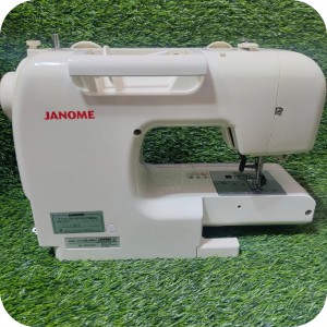 چرخ خیاطی ژانومه Y101